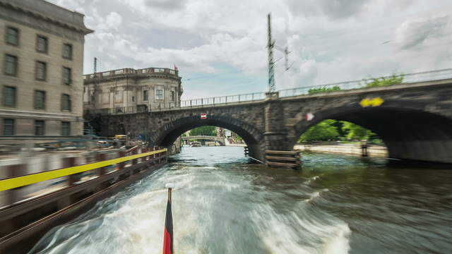 Auf einem Boot in Berlin