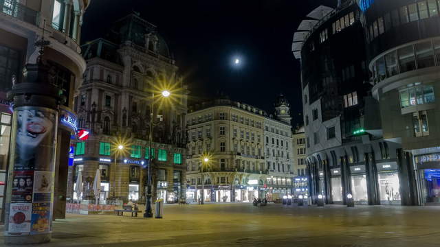 Historische Innenstadt Wien im Lichte des Vollmonds – Zoom