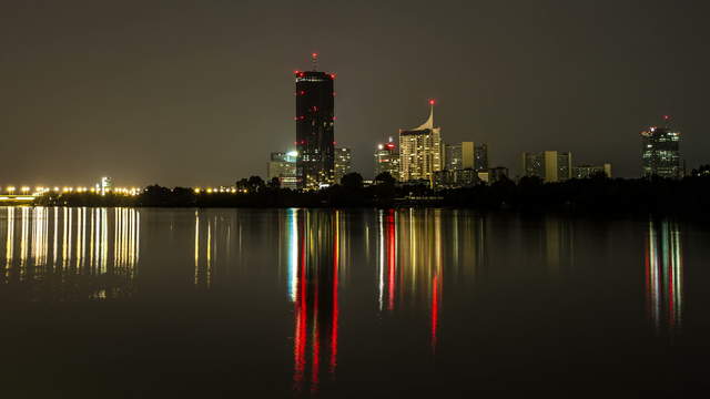 Donau City Wien Nacht – Zoom