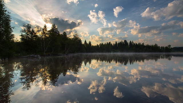 Sonnenaufgang am See