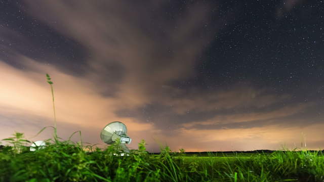 Nacht-Fotografie Satellitenschüsseln