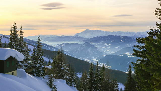 Alpenpanorama mit Lenticular Wolken