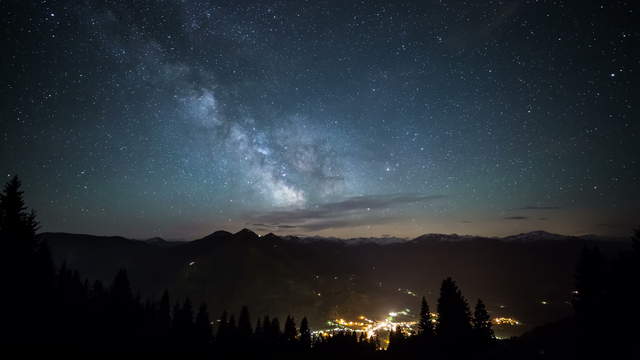 Milchstraße: Astronomisches 6K-Zeitraffer-Video unserer Galaxie