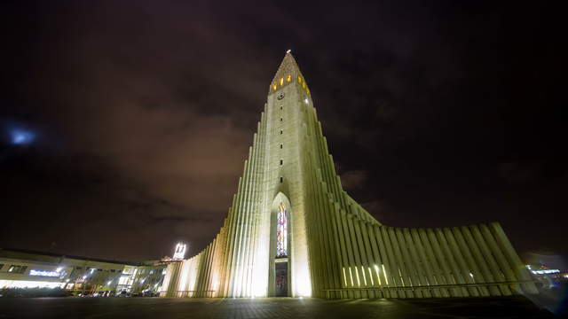 Halgrimska Kirche - John Lennon Memorial Light | UHD 6K
