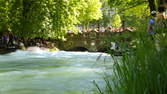 Zeitraffer - Eisbach Surfer-Welle München