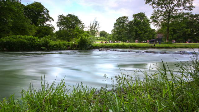 Eisbach und Monopterus, Englischer Garten