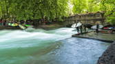 Zeitraffer - Eisbach Surfer München