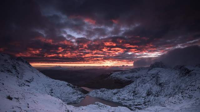 Winterlicher Sonnenaufgang Snowdon