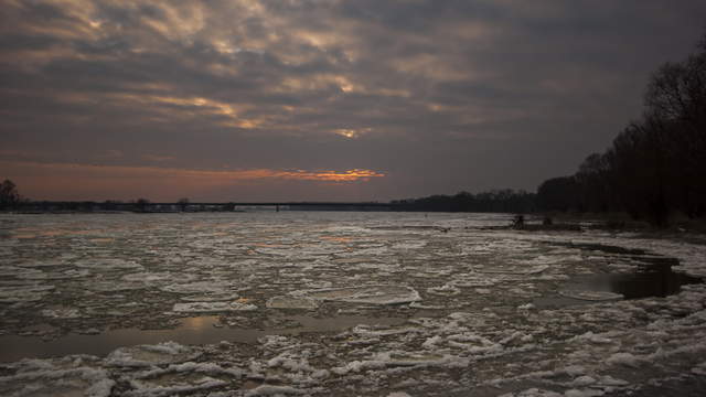 Eisstrudel auf der Elbe