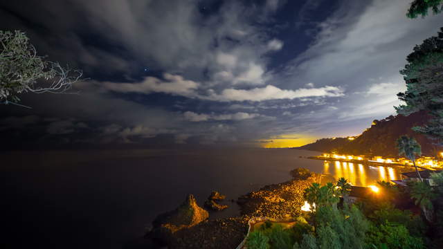 Sizilien - Küste bei Nacht