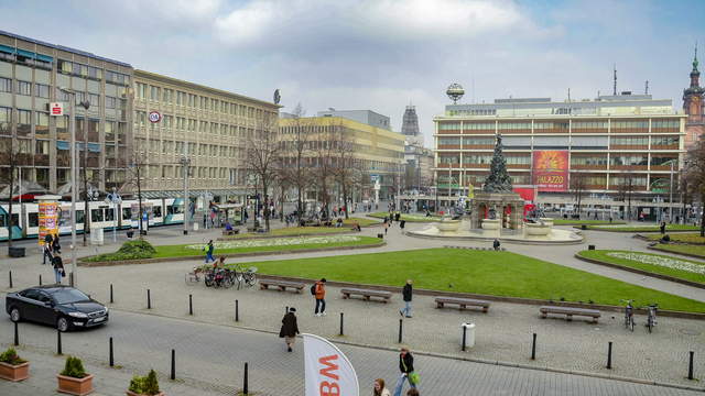 Zeitraffer Paradeplatz Mannheim statisch 