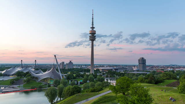 Olympiaturm München Tag-Nacht