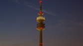 Zeitraffer - Olympia-Turm bei Nacht