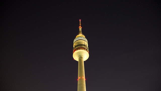 Olympiaturm mit Sternen