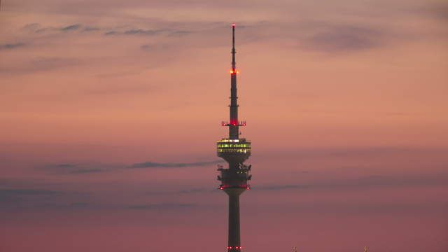 Olympiaturm München Tag-Nacht