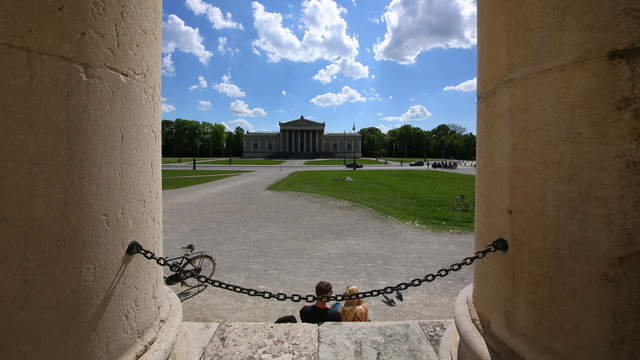 Zeitraffer-Kamerafahrt Königsplatz