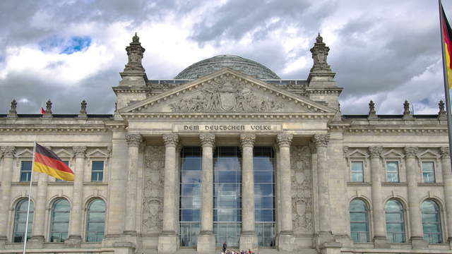 Berlin Hyperlapse 4K - Reichstag mit Ultra Vertigo zOOm 