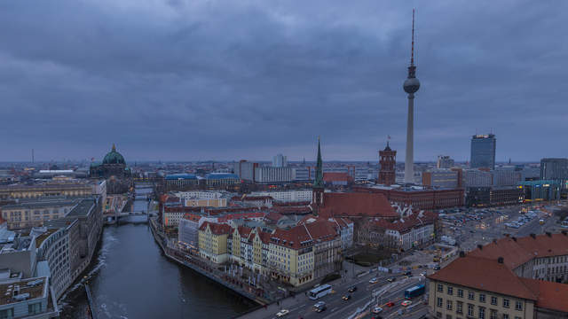 Berlin Skyline - Tag-Nacht Übergang
