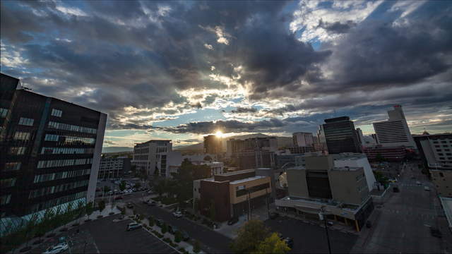 Sonnenuntergang über der Stadt von Reno