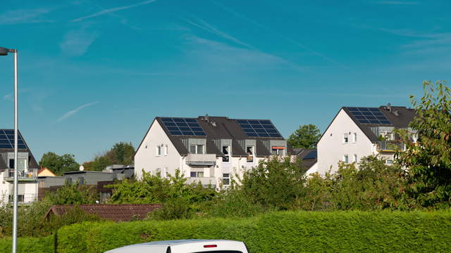 Hyperlapse zOOm auf Solardachanlage Kaiserslautern