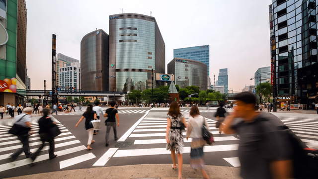 Kreuzung mit Zebrastreifen Tokio