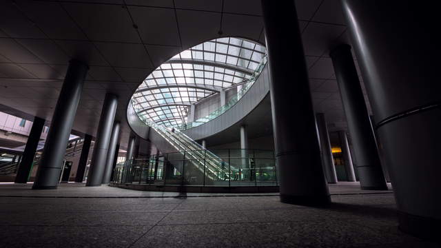 Shiodome Architektur Kamerafahrt 汐留駅