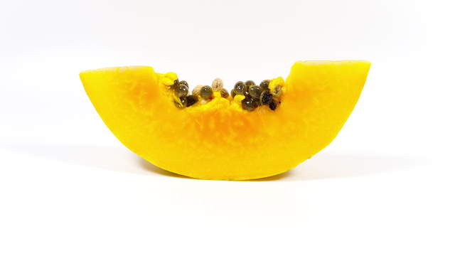 Ameisen fressen Papaya