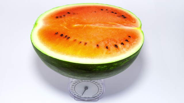 Wassermelone auf Waage