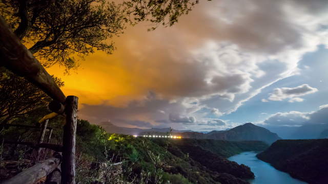 Kamerafahrt Nachthimmel Sardinien