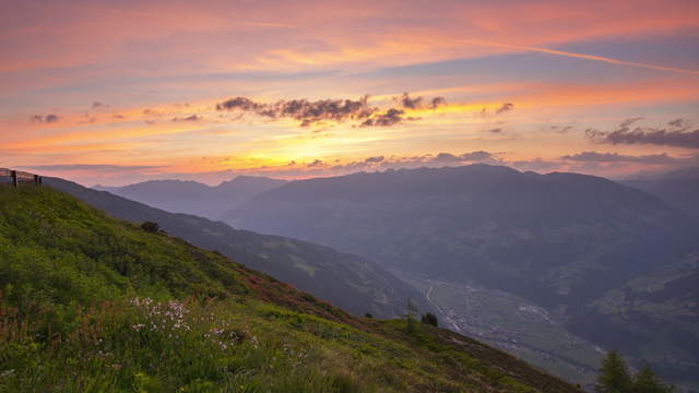 Sonnenaufgang über dem Zillertal