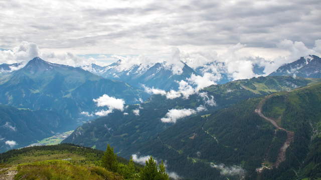 Bergspitzen in den Wolken - 2in1