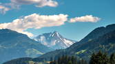 Zeitraffer - Bergspitze Zoom-In